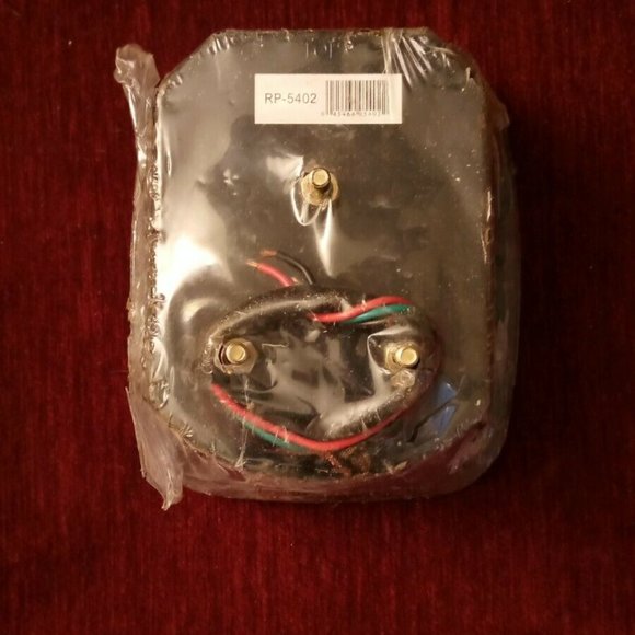 RoadPro 6.75"x5.75" Tail Light Assembly w/ Bulb RP-5402 - Picture 2 of 6